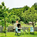 Apartment And Garden House Among The Mountains Podbrdo