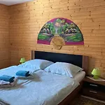And Garden House Among The Mountains Apartamento