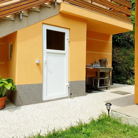 And Garden House Among The Mountains Lejlighed