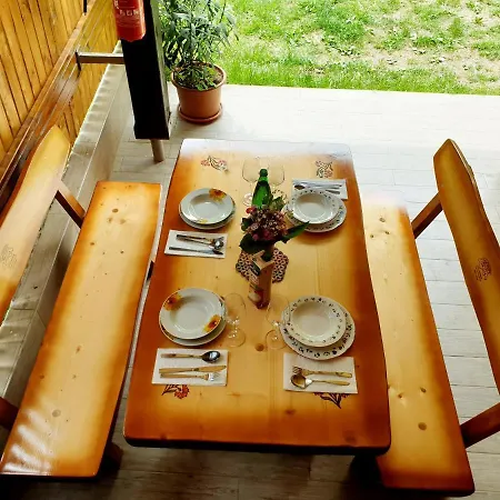 And Garden House Among The Mountains Apartment *