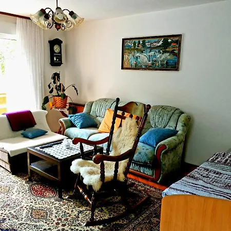 Appartement And Garden House Among The Mountains *