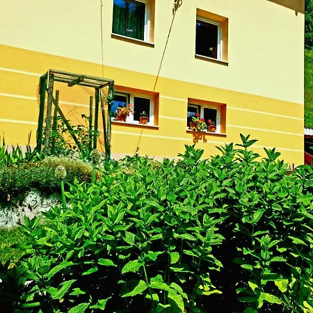 And Garden House Among The Mountains Lejlighed *