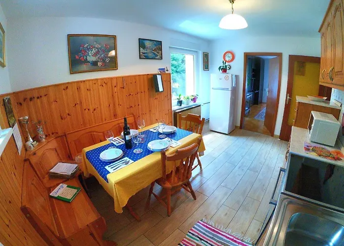 And Garden House Among The Mountains Apartment