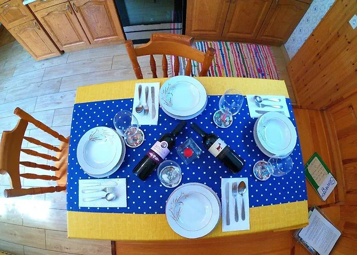 Apartment And Garden House Among The Mountains *